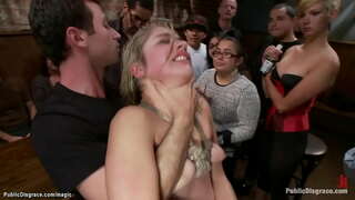 ɇ�髪dominatrixローレライイ関係gagged金髪に膝や杖彼女の人に公共の場所でそのジェームズ-Deenブgangbangs人