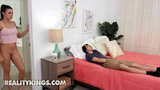 ���ास्तविकता राजा - RK प्रधानमन्त्री - Kylie रकेट, रिकी स्पेनी - चिपचिप सीट