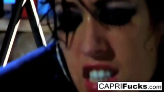 Брунэтку трахать