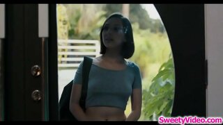 Sexy masseuse Lesbian uning costumer bilan scissoring